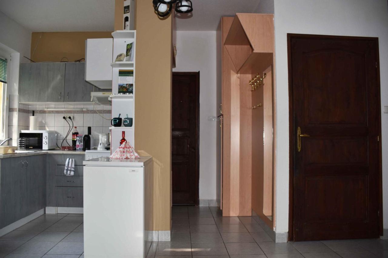 Pilikan Apartments - Park, Agroturism, Vineyard & Farm แชร์สเซกโตไม ภายนอก รูปภาพ