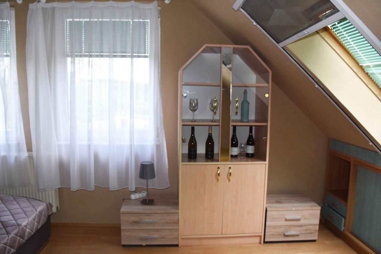 Pilikan Apartments - Park, Agroturism, Vineyard & Farm แชร์สเซกโตไม ภายนอก รูปภาพ