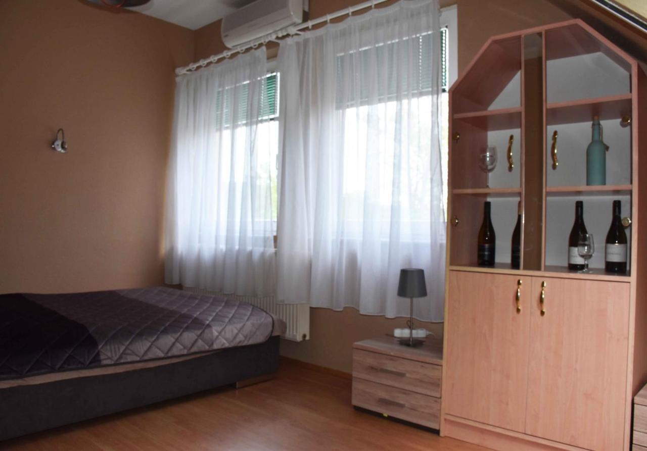 Pilikan Apartments - Park, Agroturism, Vineyard & Farm แชร์สเซกโตไม ภายนอก รูปภาพ