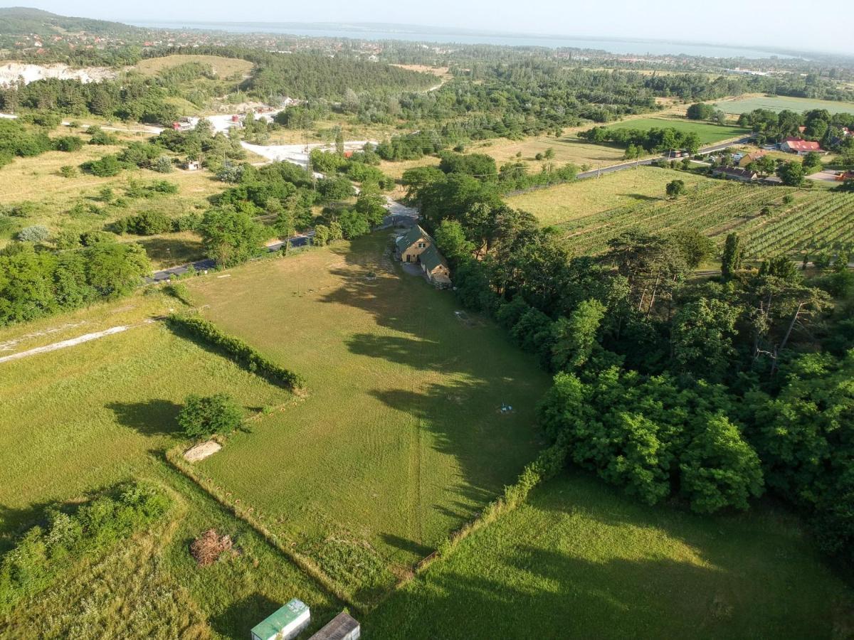 Pilikan Apartments - Park, Agroturism, Vineyard & Farm แชร์สเซกโตไม ภายนอก รูปภาพ